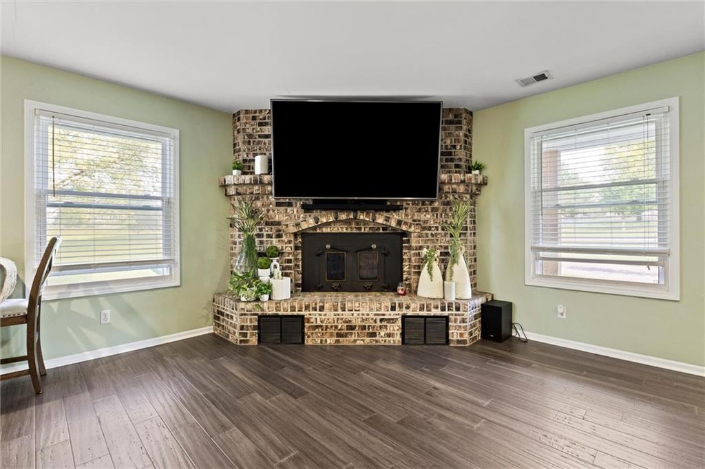 985 Harr-Grove Road Peculiar, MO 64078 - Photo 5 of 36