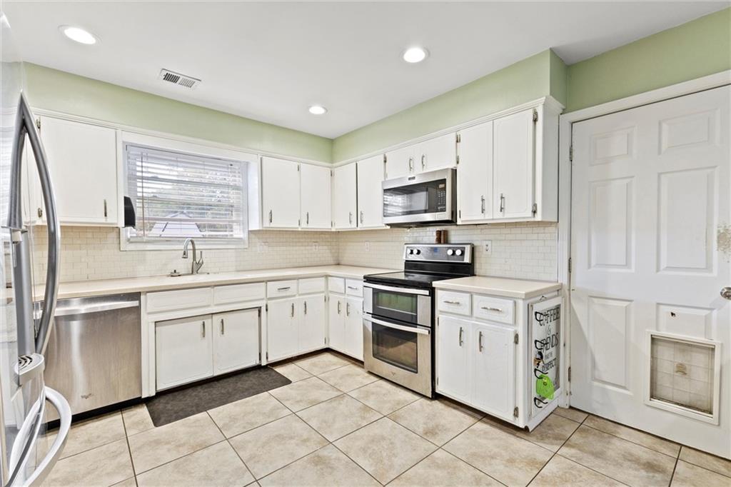 985 Harr-Grove Road Peculiar, MO 64078 - Photo 8 of 36