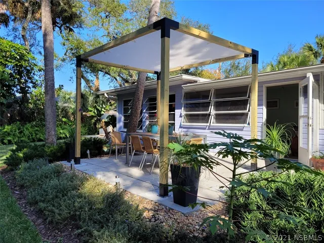 $3,800 | 512 South Pine Street, New Smyrna Beach, FL 32169