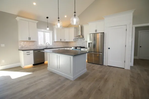 $799,900 | 77 Salisbury Road, Mont Vernon, NH 03057