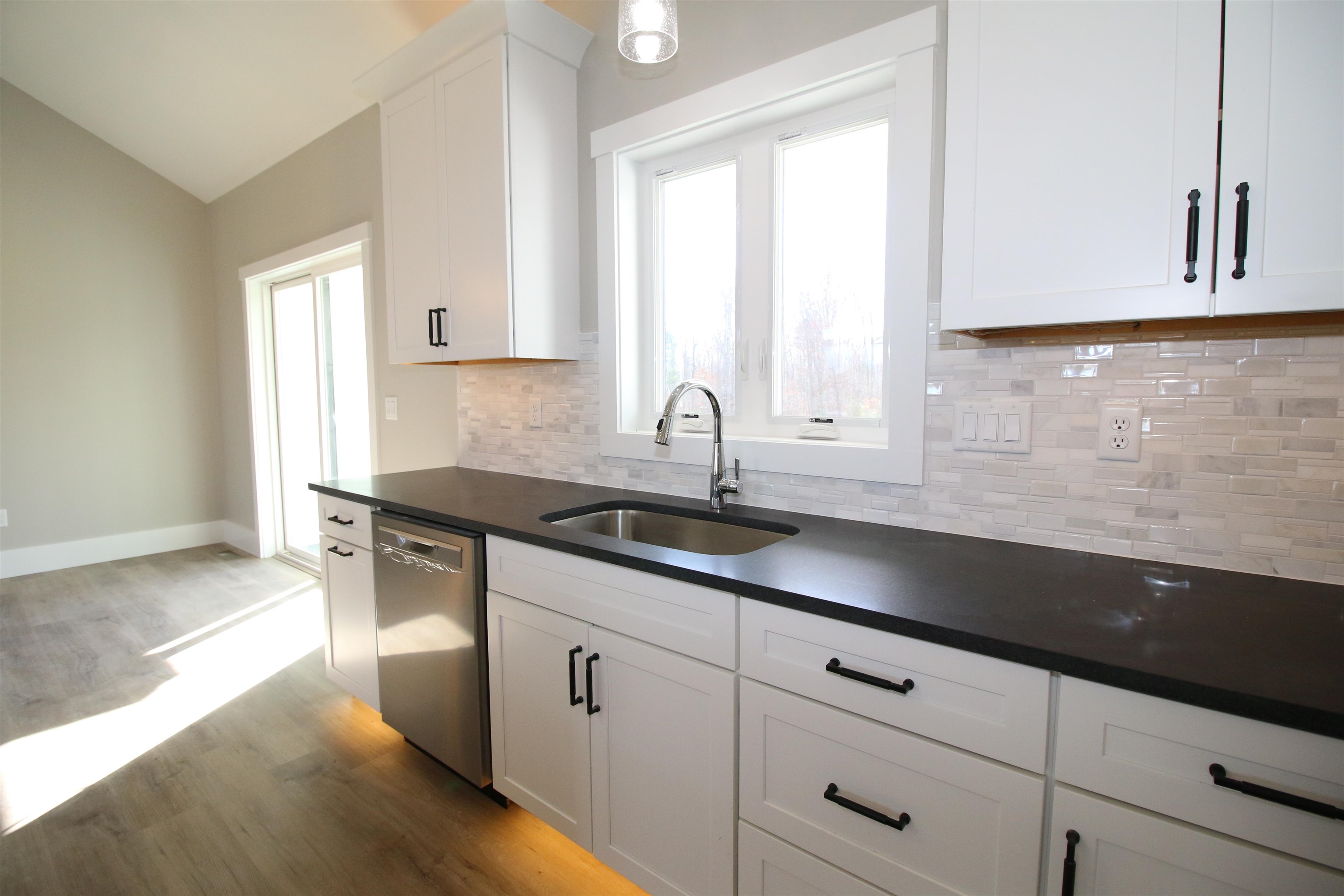 77 Salisbury Road Mont Vernon, NH 03057 - Photo 8 of 32