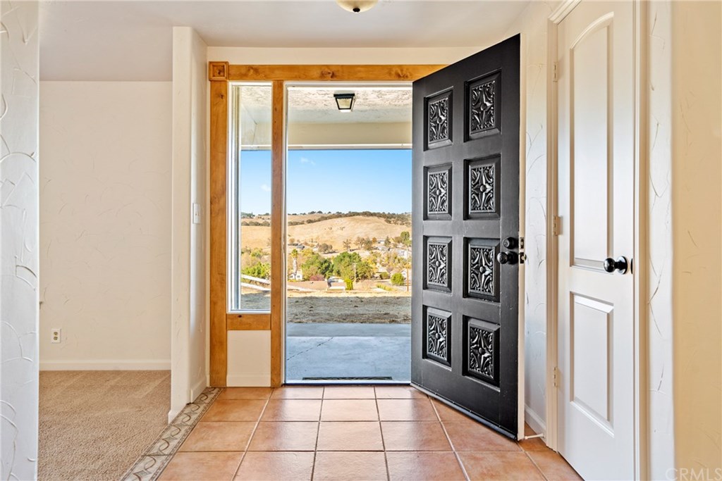 2140 Stallion Way Paso Robles, CA 93446 - Photo 5 of 22