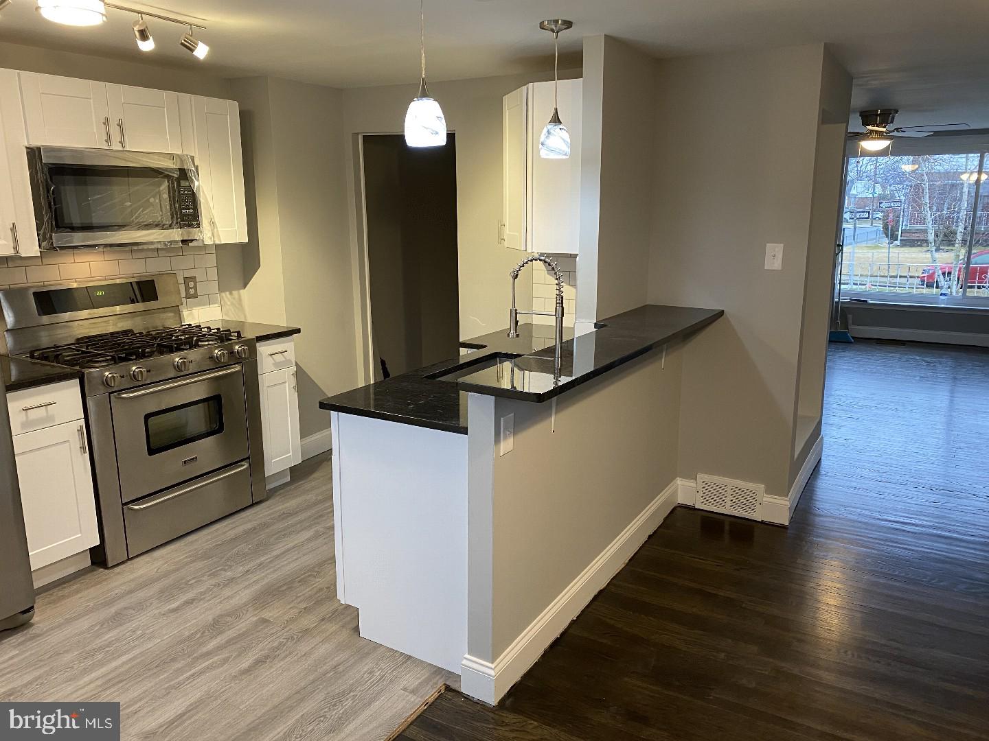 3469 Holyoke Road Philadelphia, PA 19114 - Photo 3 of 22 Gallery Image 3