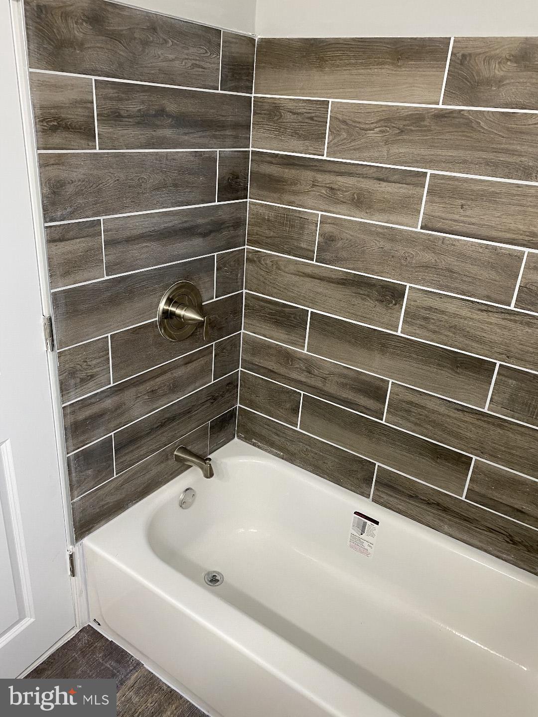 3469 Holyoke Road Philadelphia, PA 19114 - Photo 4 of 22 Gallery Image 4