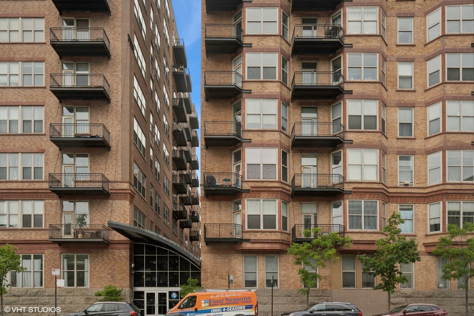 500 South Clinton Street, Unit 517 Chicago, IL 60607 - Photo 1 of 16 Gallery Image 1