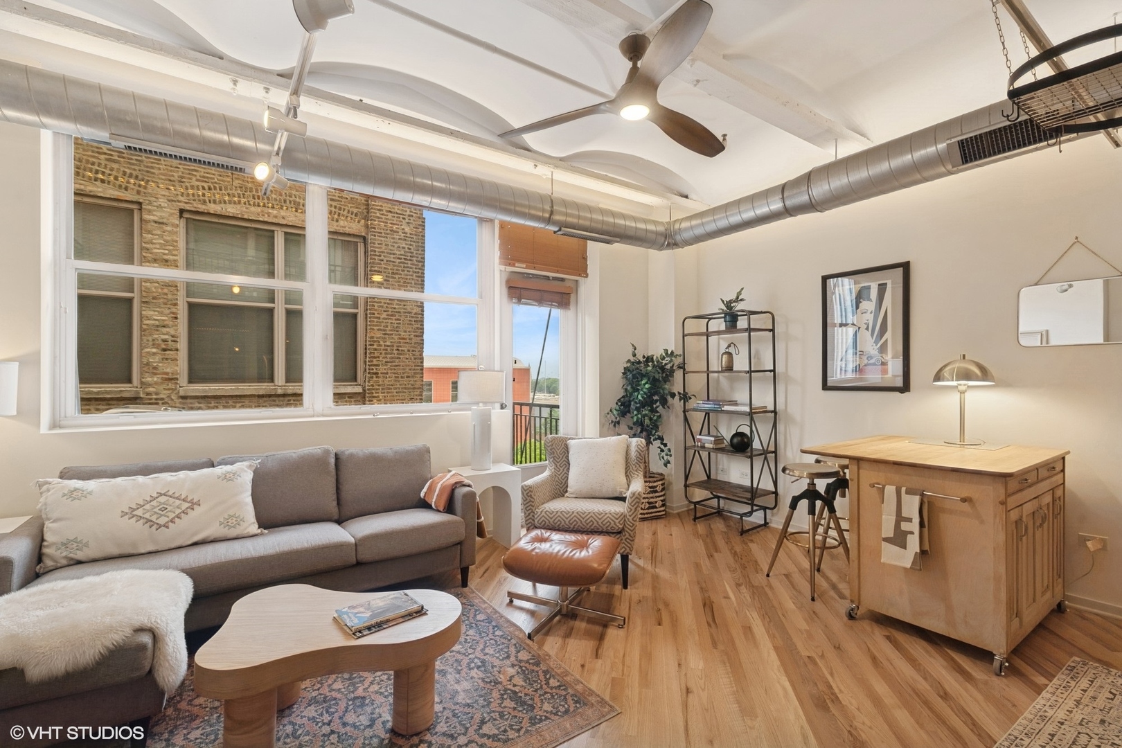 500 South Clinton Street, Unit 517 Chicago, IL 60607 - Photo 4 of 16 Gallery Image 4