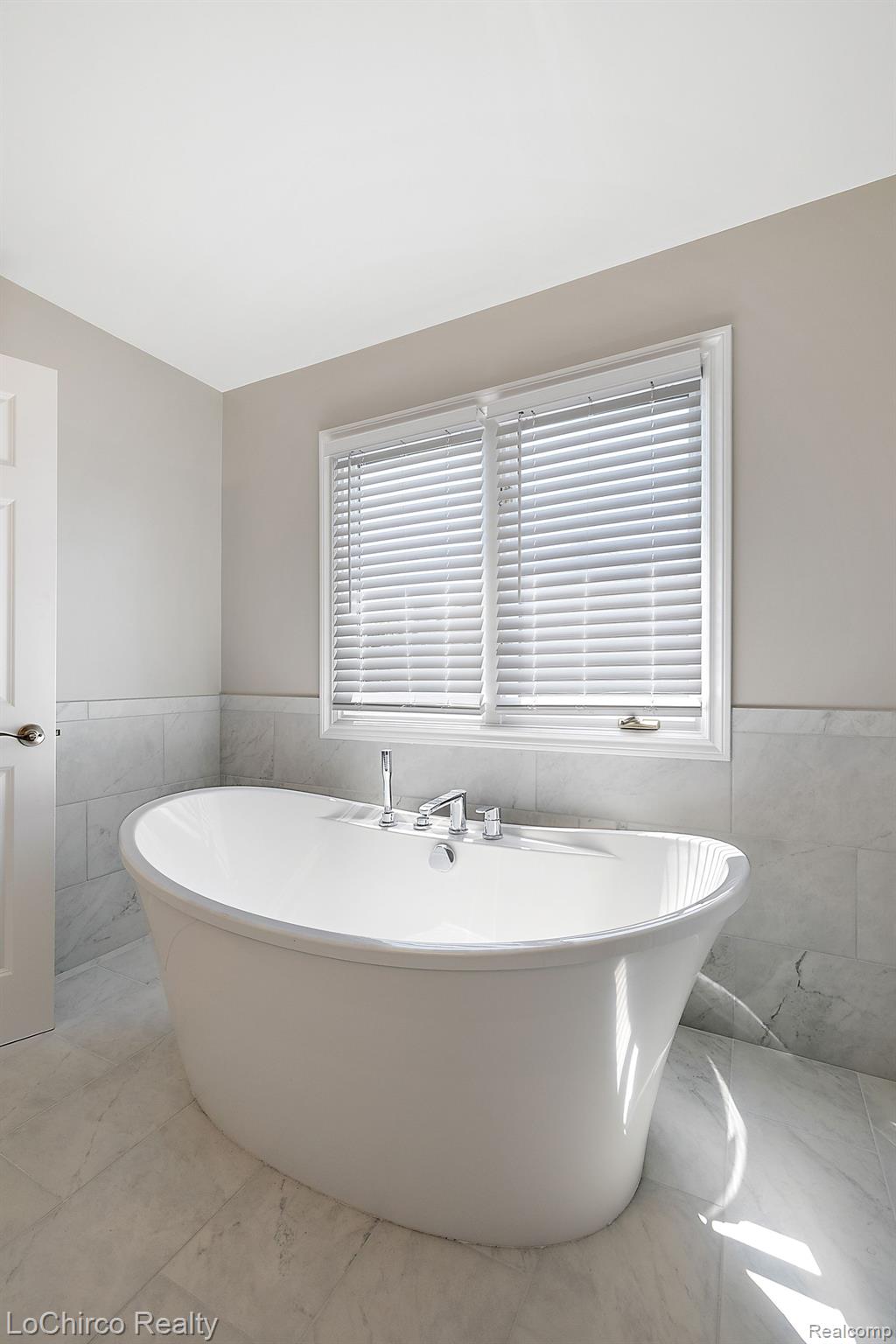 428 Springview Drive Rochester, MI 48307 - Photo 49 of 73 Gallery Image 49