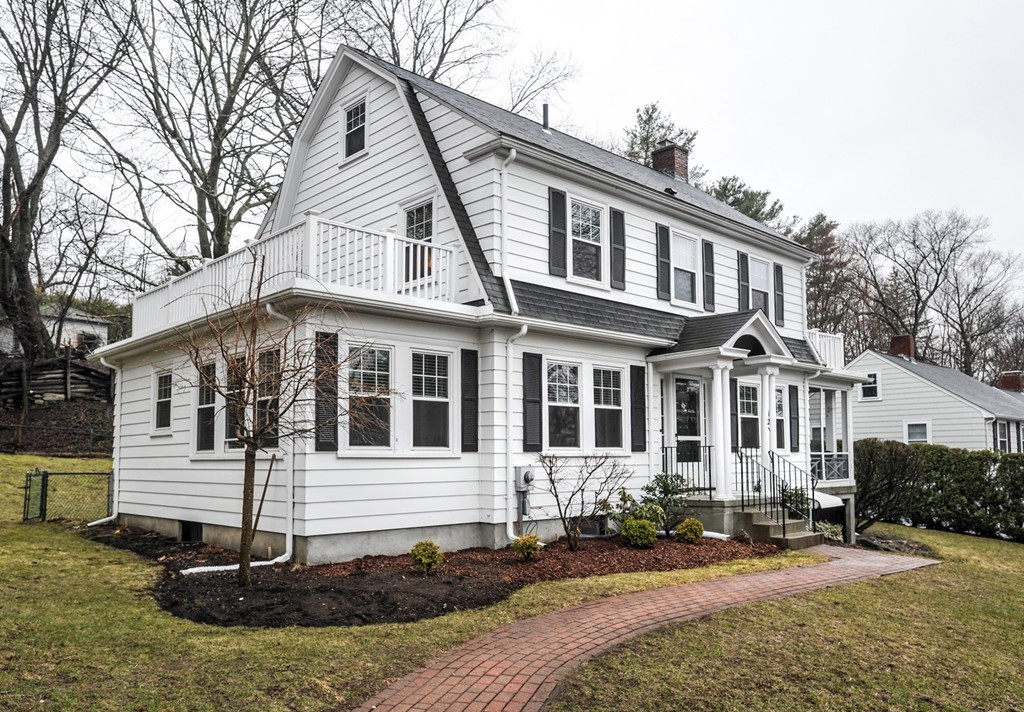 121 Prospect Street Wellesley, MA 02481 - Photo 1 of 19 Gallery Image 1