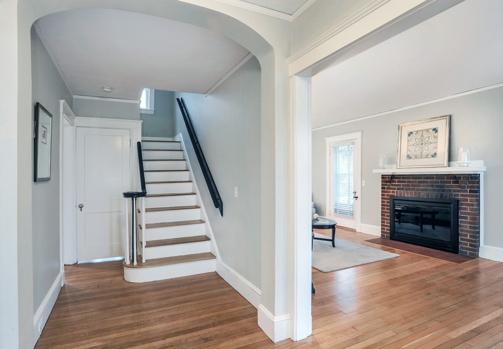 121 Prospect Street Wellesley, MA 02481 - Photo 4 of 19 Gallery Image 4
