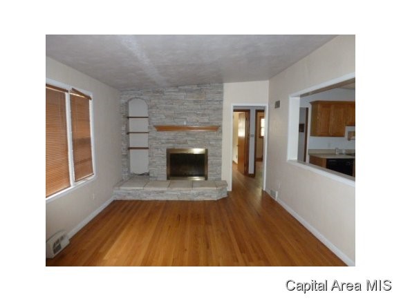 1619 West Governor Street Springfield, IL 62704 - Photo 3 of 10 Gallery Image 3