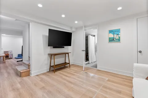 $1,399,900 | 2646 Eastwood Avenue, Evanston, IL 60201