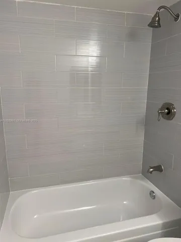 $2,100 | 8821 Wiles Road, Unit 306, Coral Springs, FL 33067