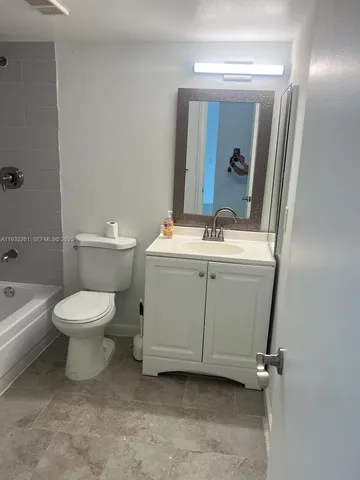 $2,100 | 8821 Wiles Road, Unit 306, Coral Springs, FL 33067