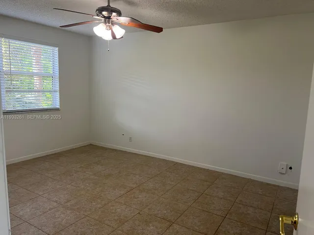 $2,100 | 8821 Wiles Road, Unit 306, Coral Springs, FL 33067