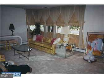 8 Durand Road Abington, PA 19006 - Photo 3 of 5 Living Room