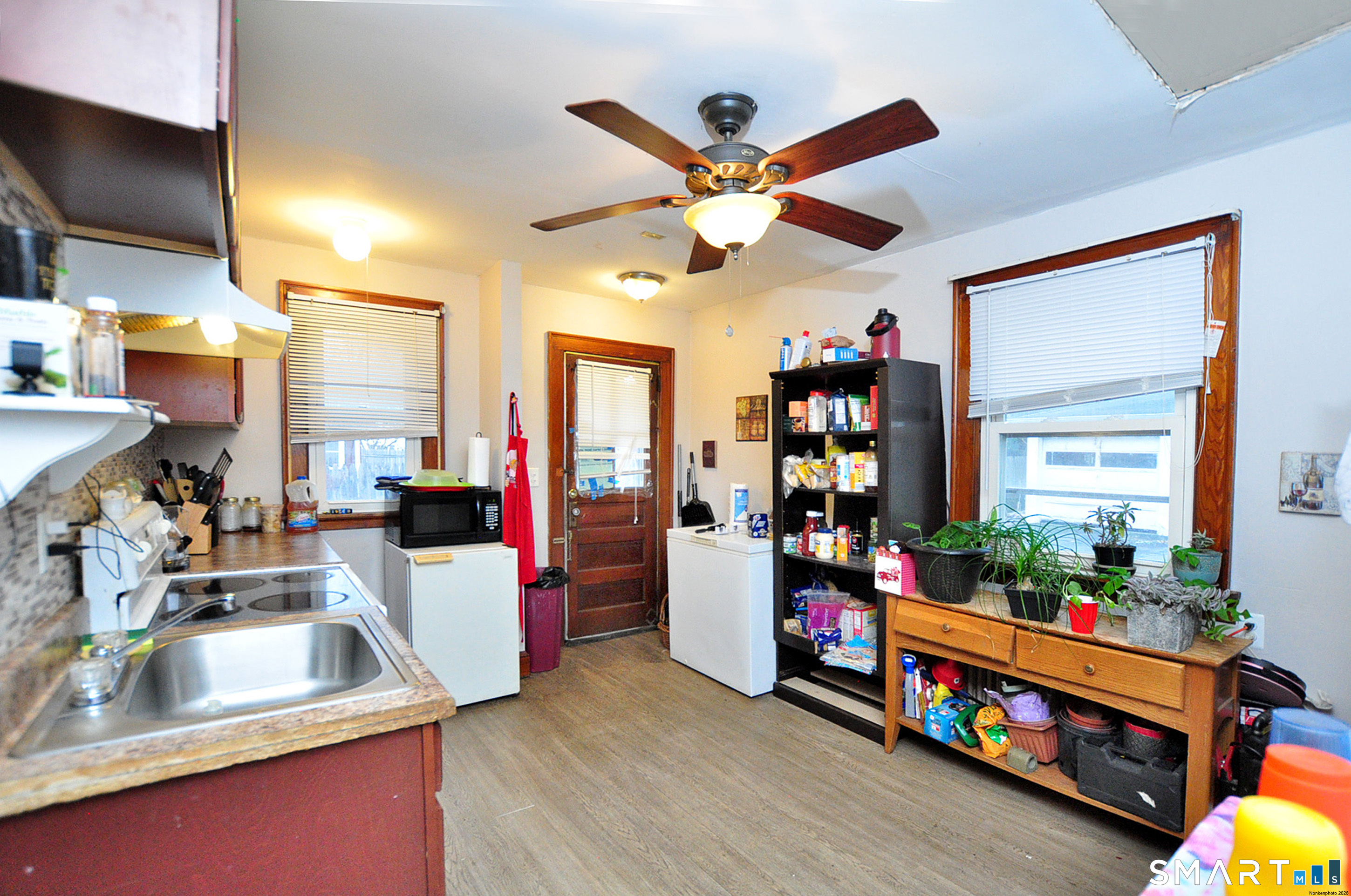 6 Omo Street Middletown, CT 06457 - Photo 22 of 38 Unit B (left unit when facing the home)