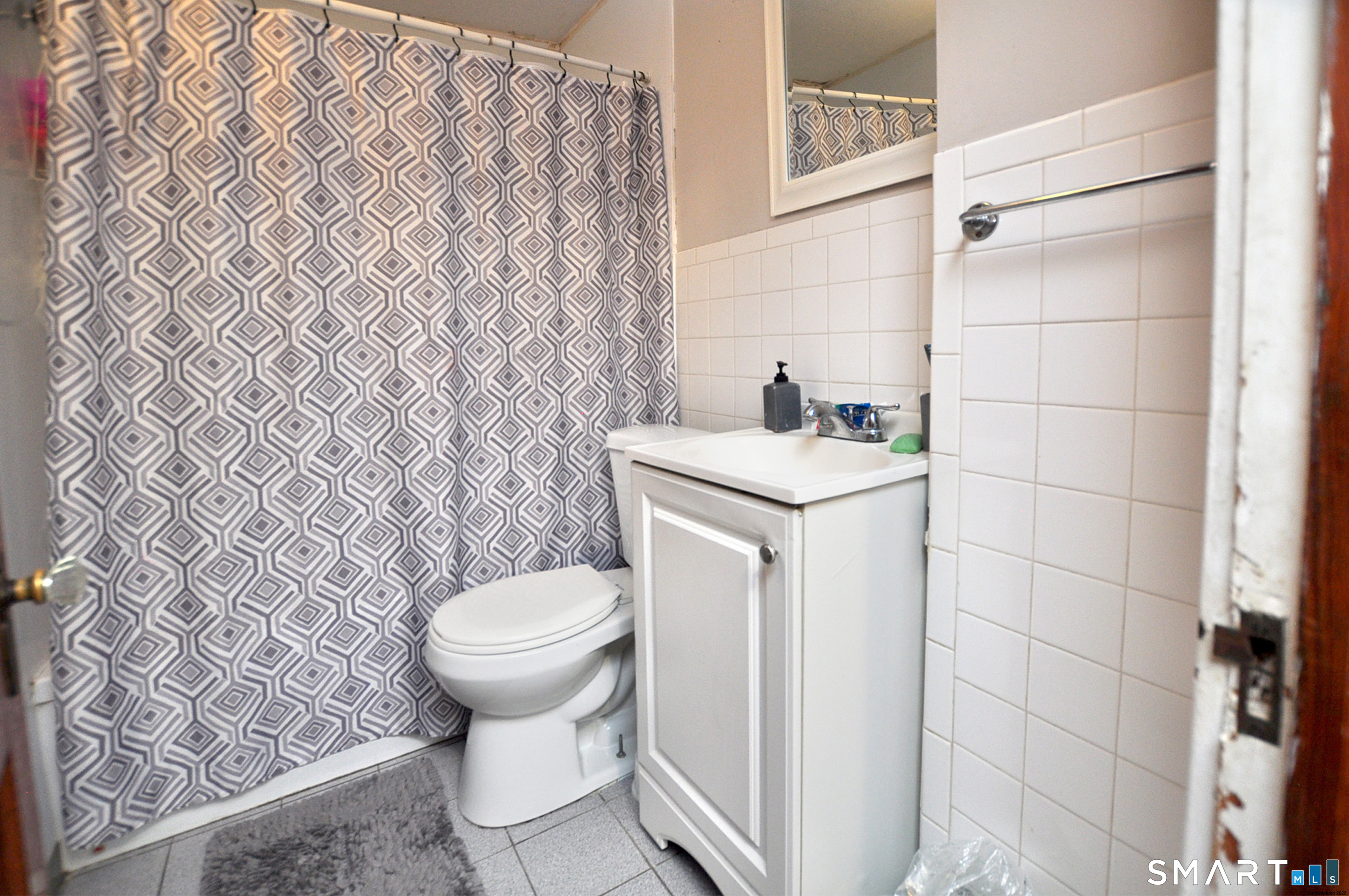 6 Omo Street Middletown, CT 06457 - Photo 33 of 38