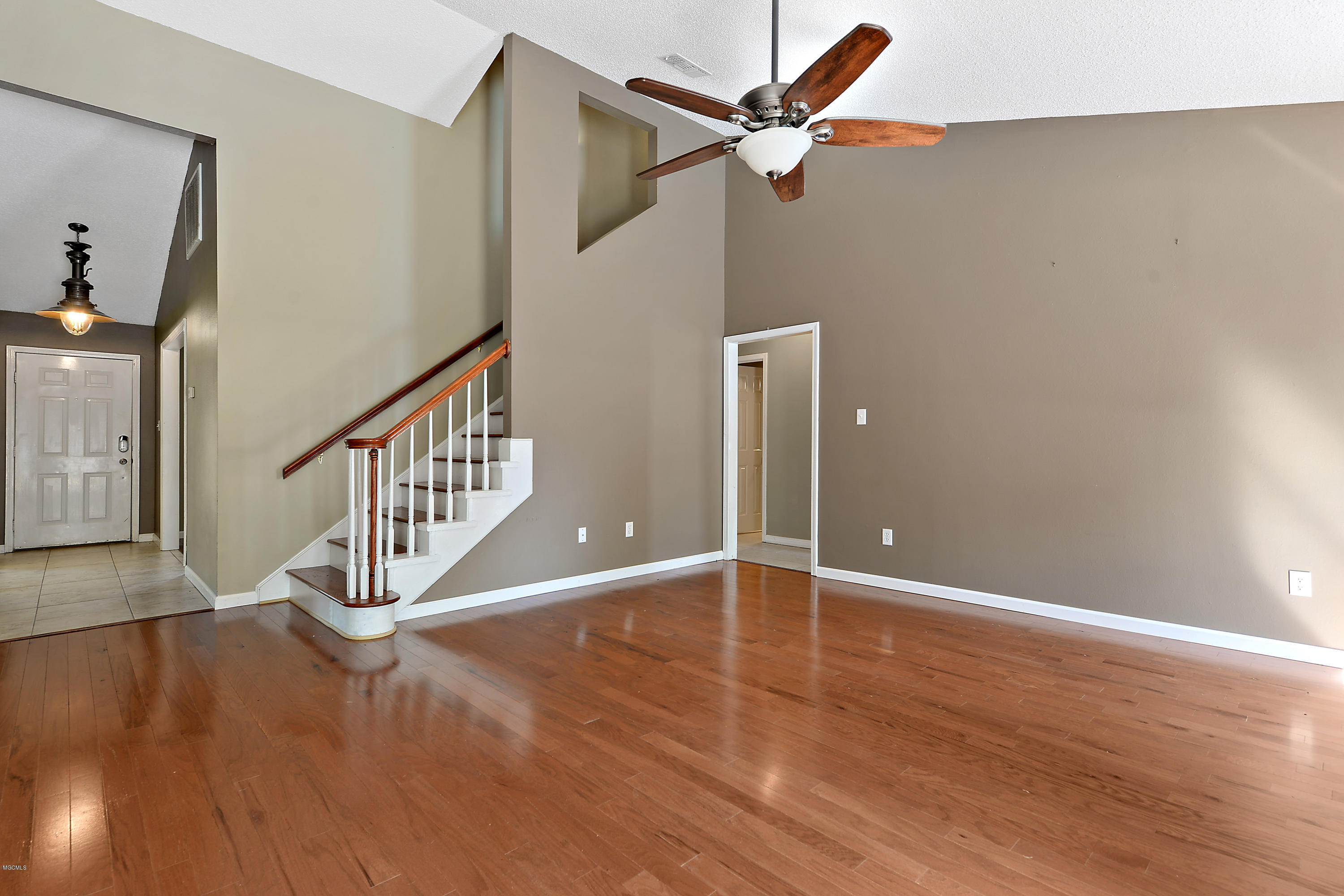 3620 Reeves Lane Ocean Springs, MS 39564 - Photo 3 of 27 003