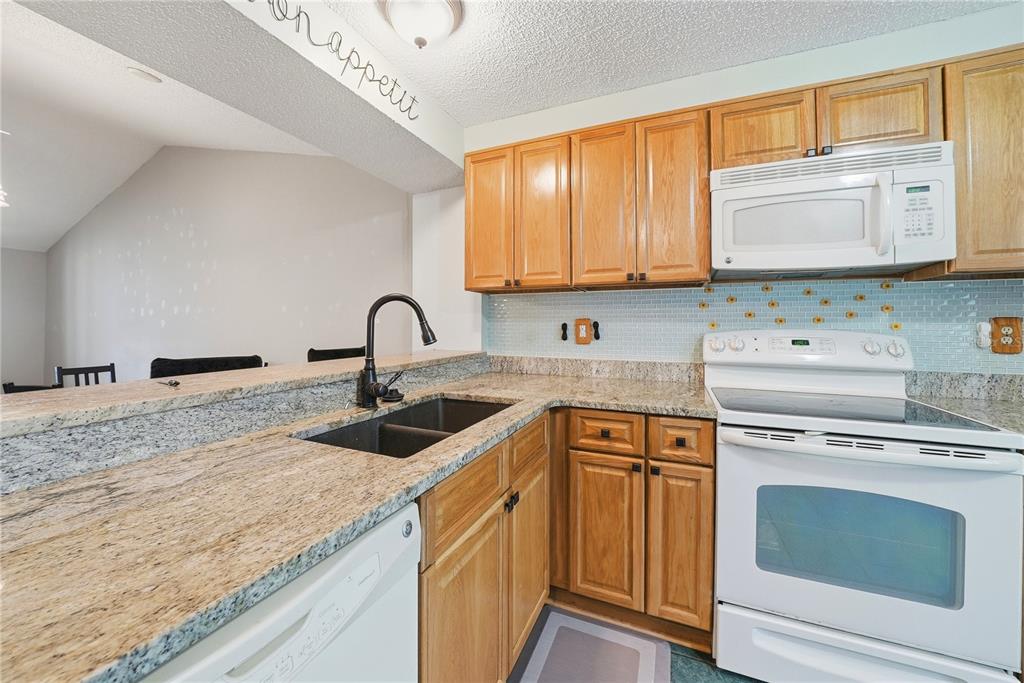 412 Cedar Ridge Court Oldsmar, FL 34677 - Photo 8 of 27 Gallery Image 8