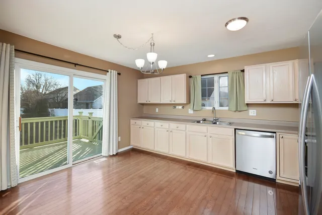 $159,900 | 5 Andy Court, Unit 4, Bloomington, IL 61704