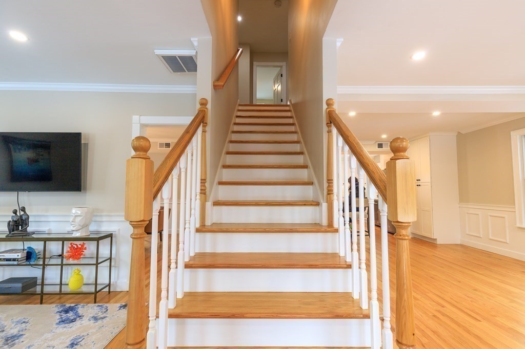 58 Walnut Street Shrewsbury, MA 01545 - Photo 13 of 39