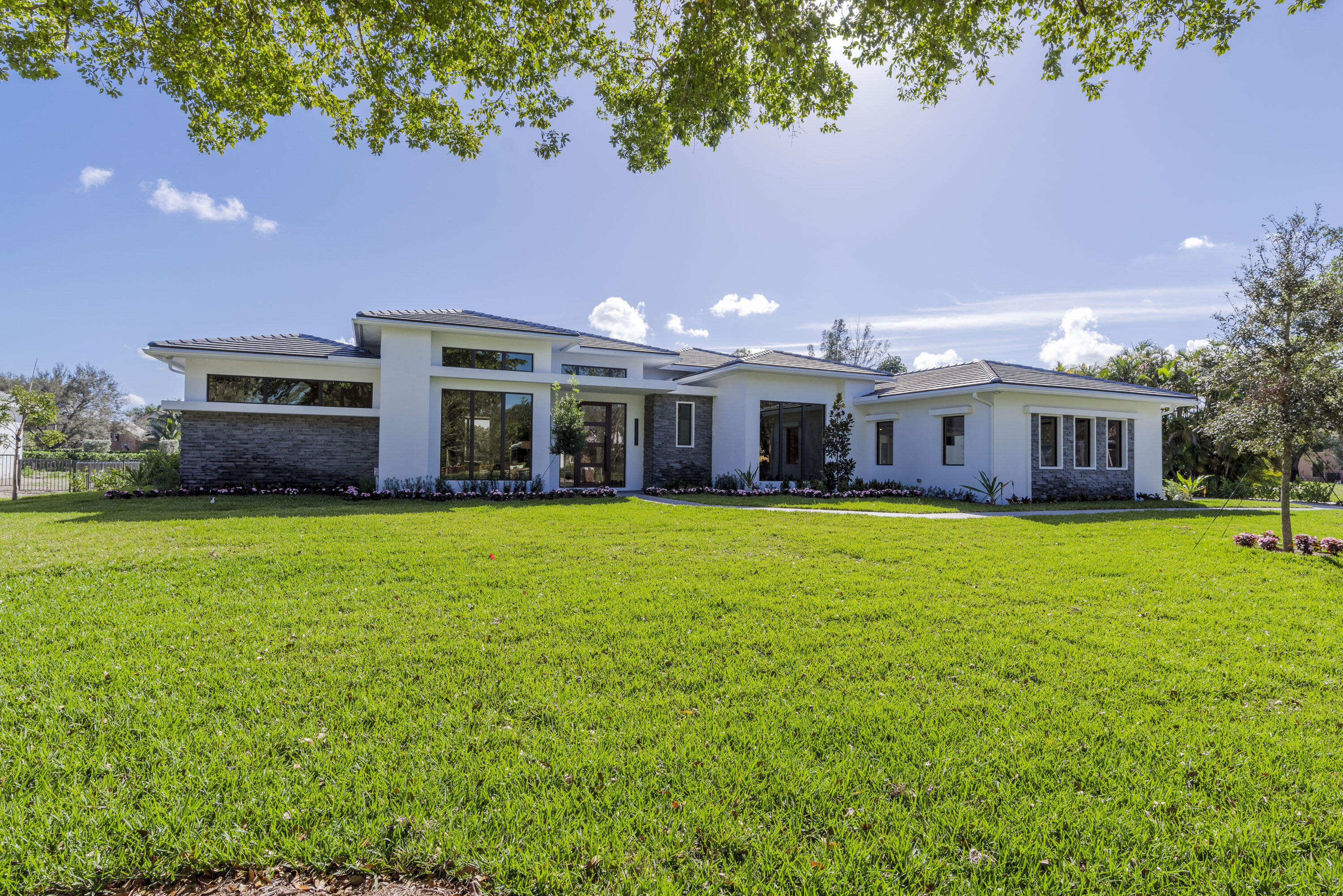 8617 North Native Dancer Road Palm Beach Gardens, FL 33418 - Photo 37 of 61 Front