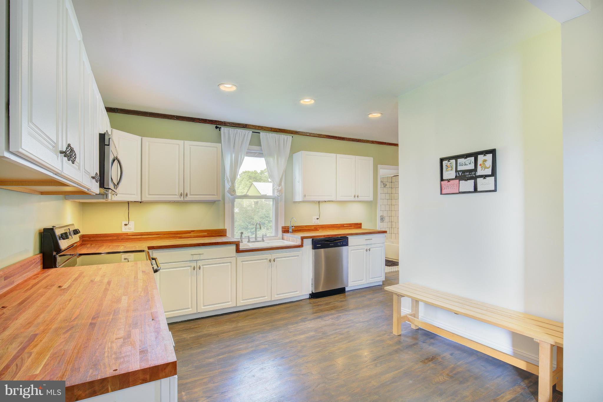 15916 Brandywine Road Brandywine, MD 20613 - Photo 8 of 30 Kitchen