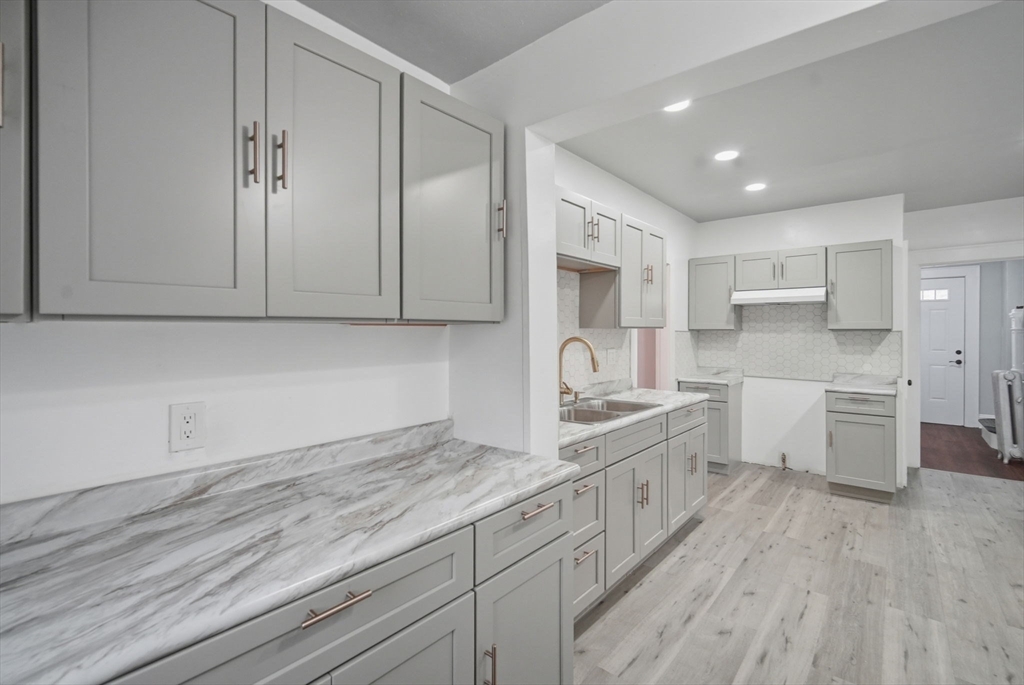 153 Bristol Street Springfield, MA 01109 - Photo 5 of 37