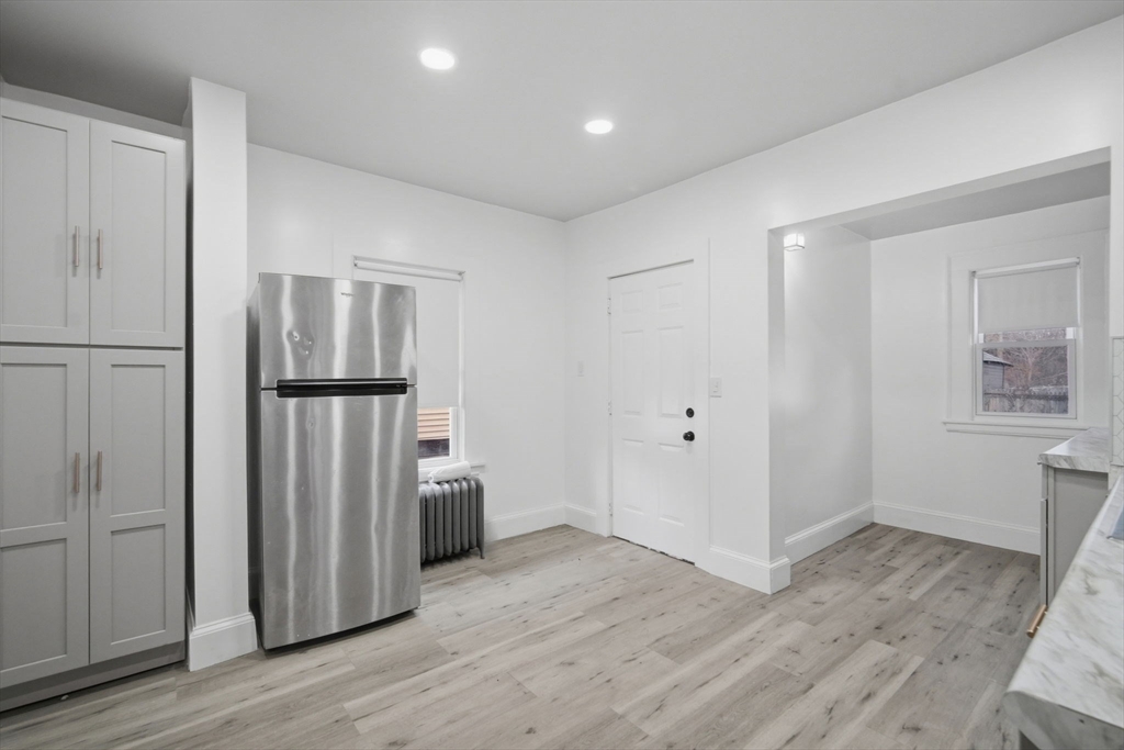 153 Bristol Street Springfield, MA 01109 - Photo 9 of 37