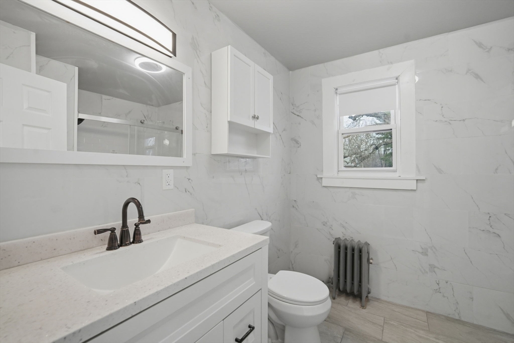 153 Bristol Street Springfield, MA 01109 - Photo 10 of 37