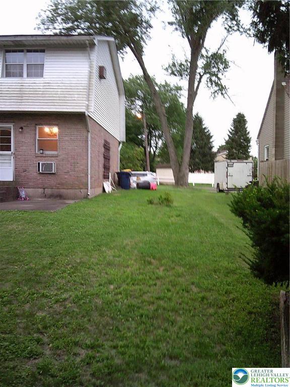 2041 Grove Street Allentown, PA 18104 - Photo 21 of 23 sideview of yard