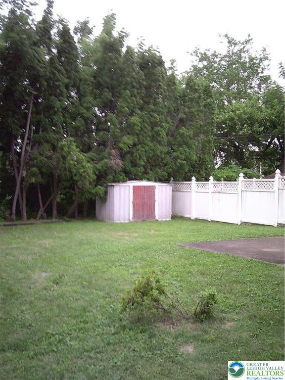 2041 Grove Street Allentown, PA 18104 - Photo 22 of 23 Rear backyard