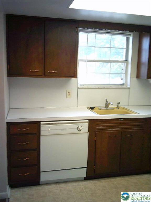 2041 Grove Street Allentown, PA 18104 - Photo 6 of 23 Kitchen