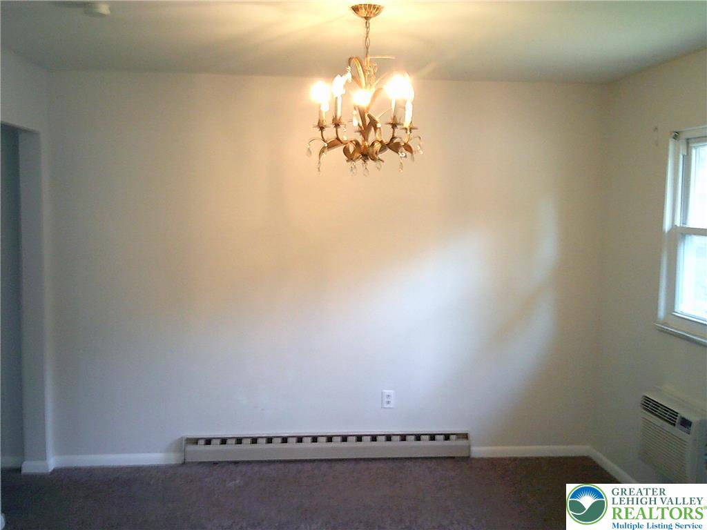 2041 Grove Street Allentown, PA 18104 - Photo 8 of 23 Dining room