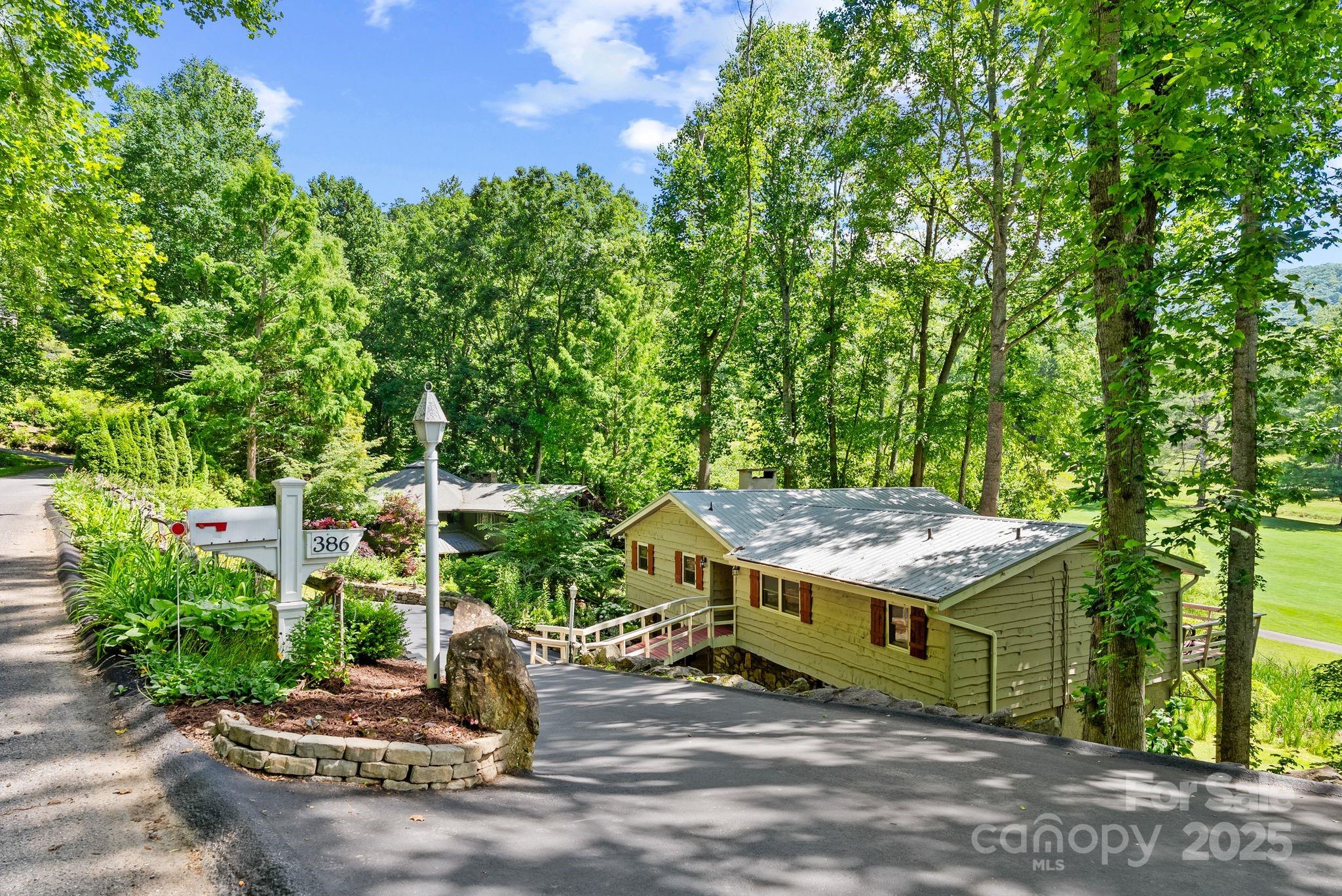 386 Country Club Drive Canton, NC 28716 - Photo 6 of 47