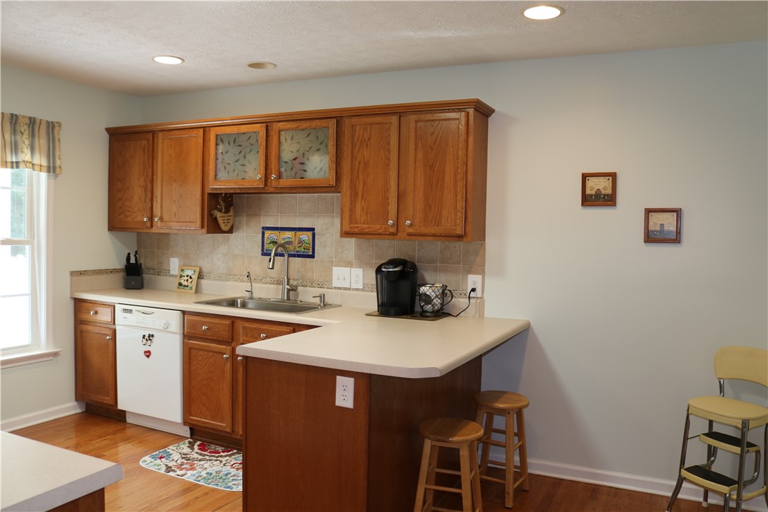 404 Chetola Road, Unit SENECA Seneca, SC 29672 - Photo 8 of 41 Gallery Image 8
