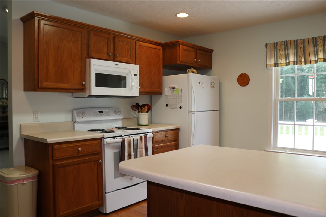 404 Chetola Road, Unit SENECA Seneca, SC 29672 - Photo 9 of 41 Gallery Image 9