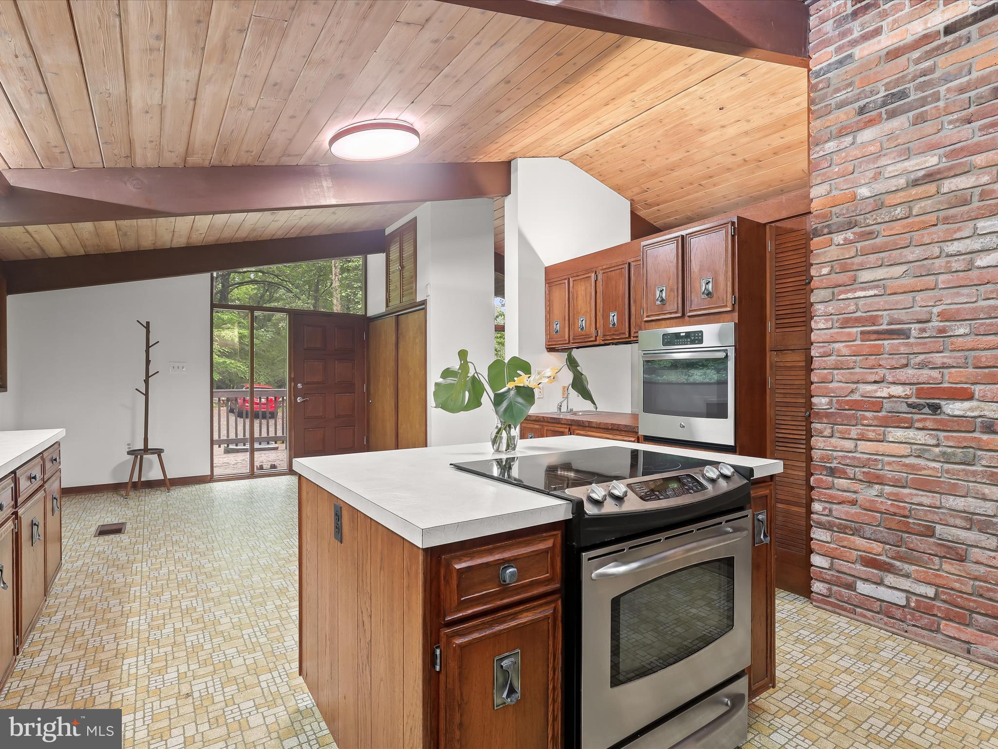 1809 Gamewell Road Silver Spring, MD 20905 - Photo 22 of 71 Kitchen & breakfast room