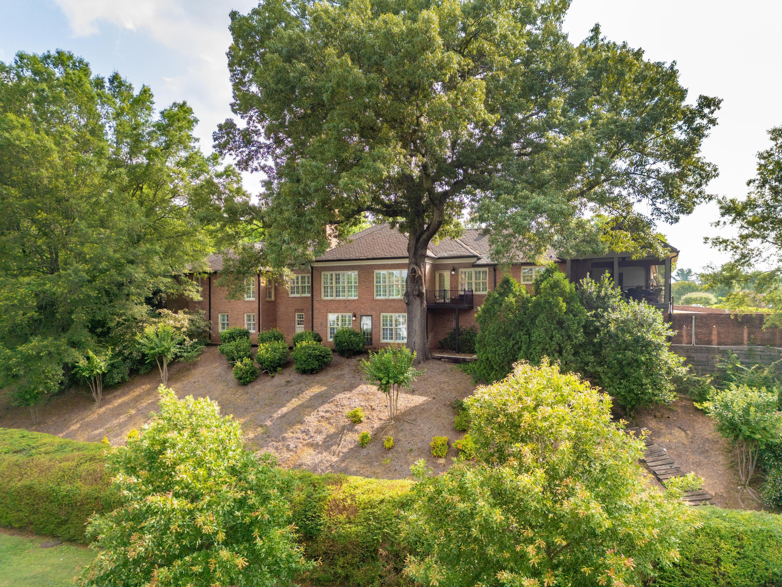 1500 Riverview Oaks Road Chattanooga, TN 37405 - Photo 19 of 55 2025_06_June_1500_Riverview_Oaks_Rd_0012