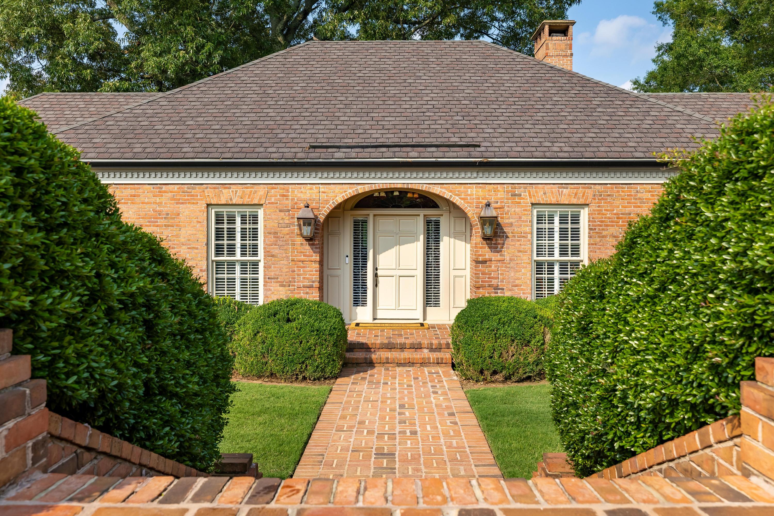 1500 Riverview Oaks Road Chattanooga, TN 37405 - Photo 5 of 55 2025_06_June_1500_Riverview_Oaks_Rd_0005