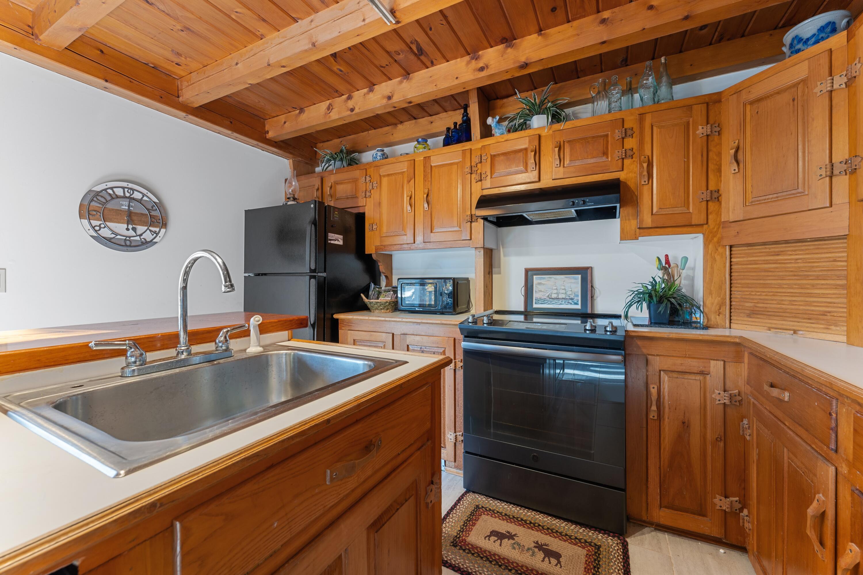 6 Abenaki Road Boothbay Harbor, ME 04538 - Photo 16 of 60