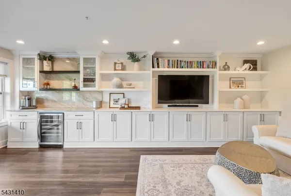 $835,000 | 137 Aspen Drive, Cedar Grove, NJ 07009
