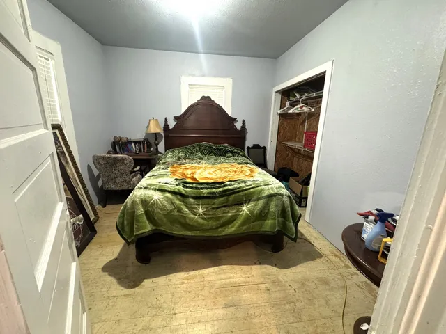 a view of walk in closet