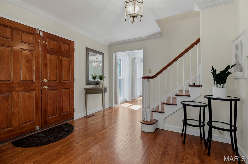 16 Williamsburg Road Creve Coeur, MO 63141 - Photo 3 of 51 Gallery Image 3