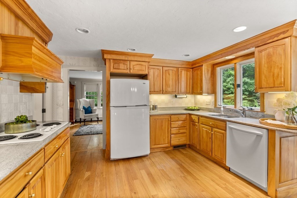 60 Pennymeadow Road Sudbury, MA 01776 - Photo 7 of 41 Gallery Image 7