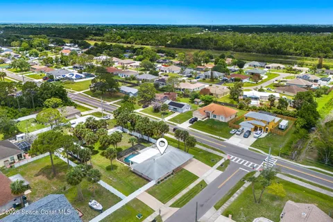 $469,900 | 498 Chamberlin Avenue Northwest, Palm Bay, FL 32907