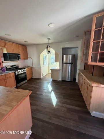 $3,300 | 1310 10th Avenue, Neptune Township, NJ 07753