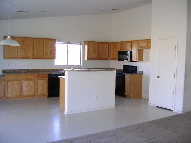 7308 West Cordes Road Phoenix, AZ 85043 - Photo 2 of 6 Kitchen