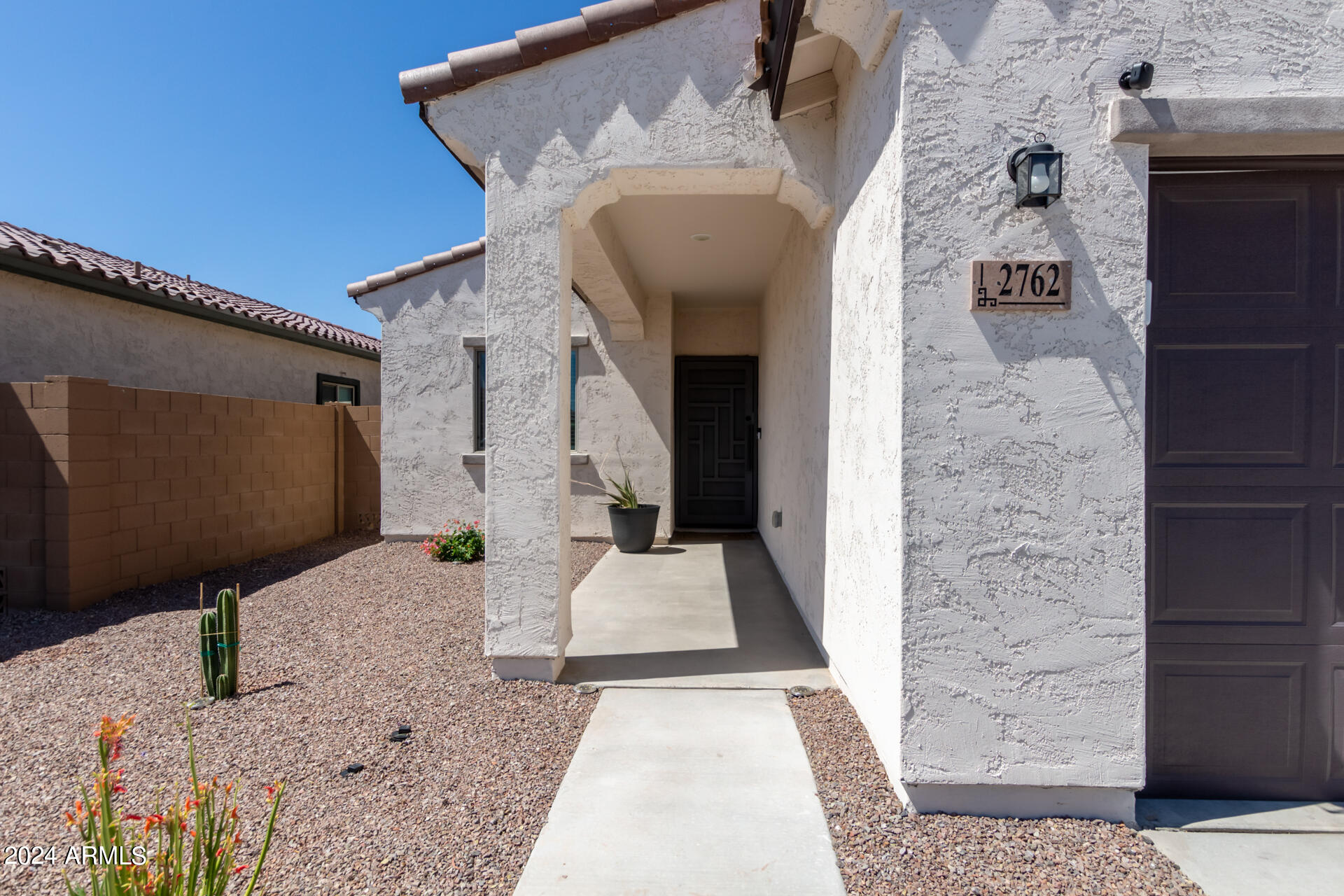 2762 East Fossil Ridge Road Phoenix, AZ 85050 - Photo 2 of 17 0003-04 - Fossil Ridge