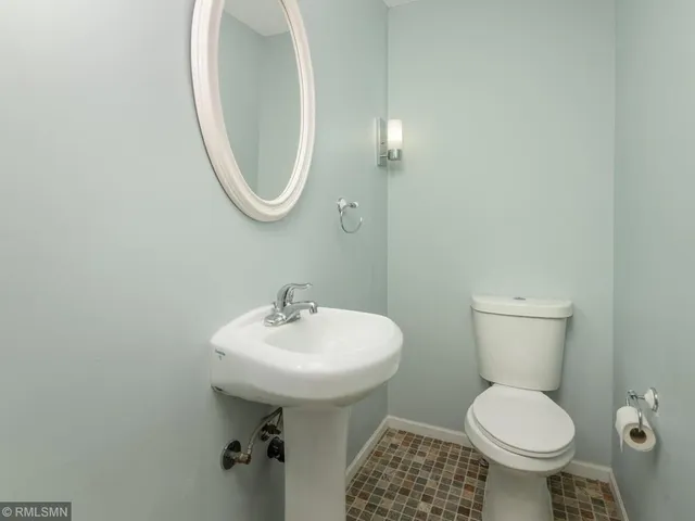 $299,000 | 3050 Shields Drive, Unit 103, Eagan, MN 55121